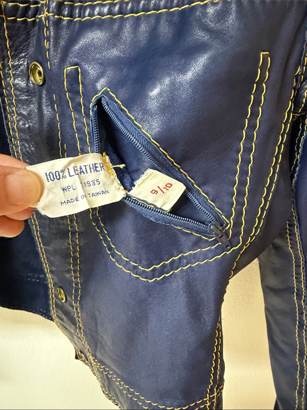 Women's Navy Blue Leather Jacket with Contrast Stitching size 9/10 - Picture 3 of 3